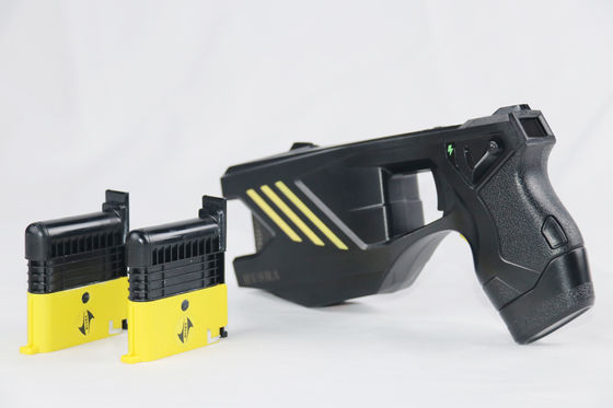 satın al HUSHA TX200P Double Shots Stun Gun IP57 su geçirmez ve 55KV çıkış voltajı ile kanun uygulayıcıları için Çevrimiçi üretim