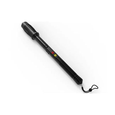 LED el fenerli ve elektrik şoku için 45 + 5KV çıkış voltajı ile şarj edilebilir stun baton